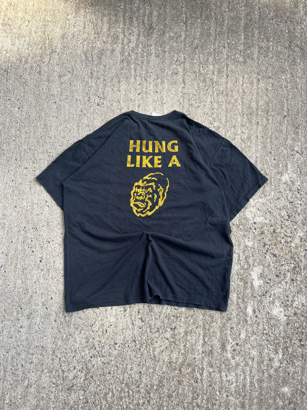 Vintage Y2K Black "Hung Like A Gorilla" Slogan Tee (XL)