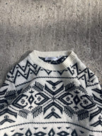 Vintage Y2K Aztec Pattern White Knit (L)