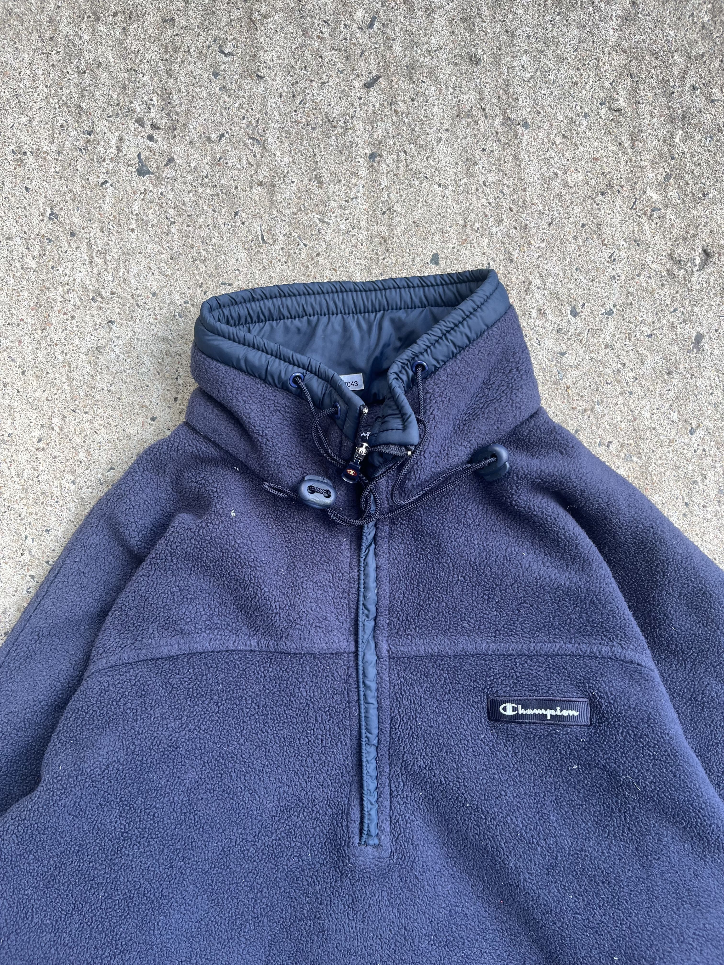 Vintage Y2K Navy Champion Fleece (M)