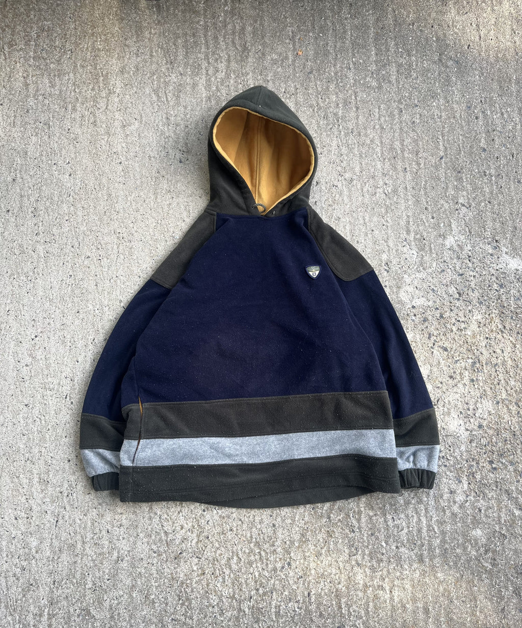 Vintage Y2K 4 Tone TXT Fleece (XL)