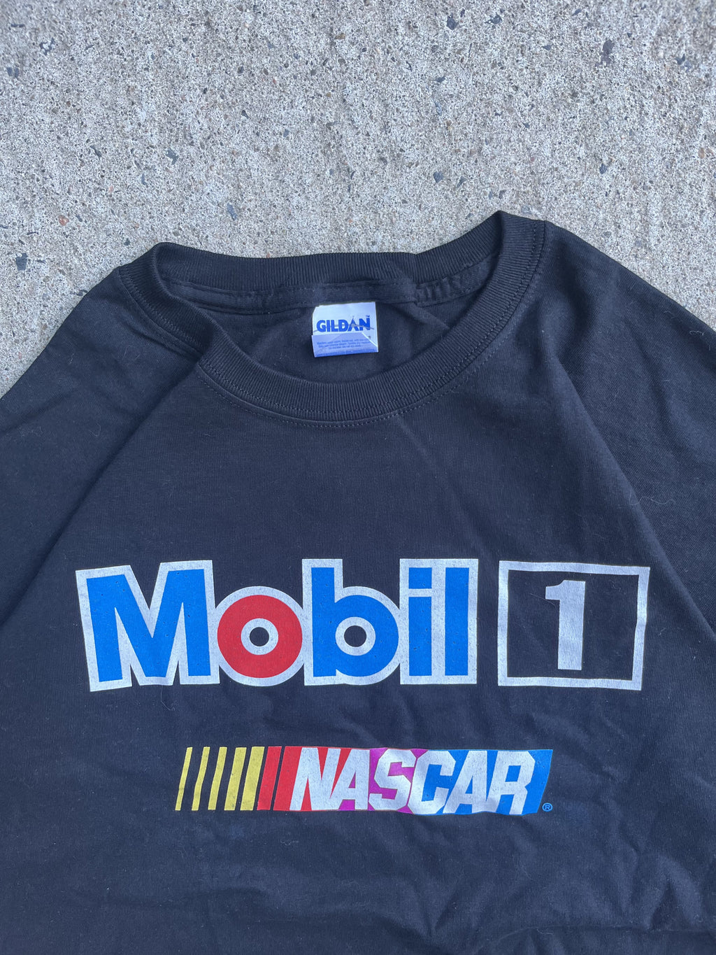 Vintage Y2K Black Mobil 1 NASCAR T-Shirt (XL)