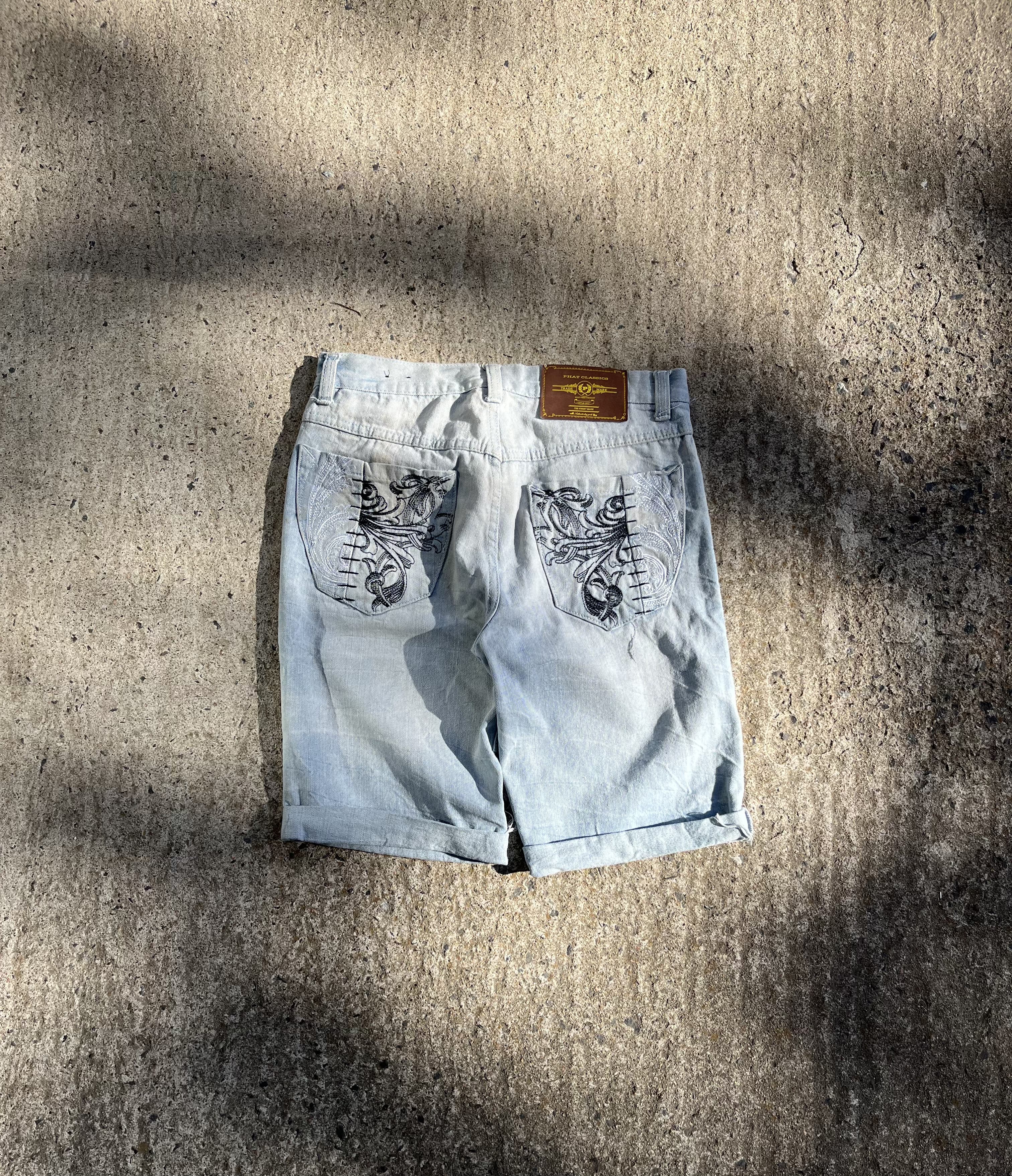 Vintage Y2K Baggy Phat Farm Embroidered Jorts (W32)