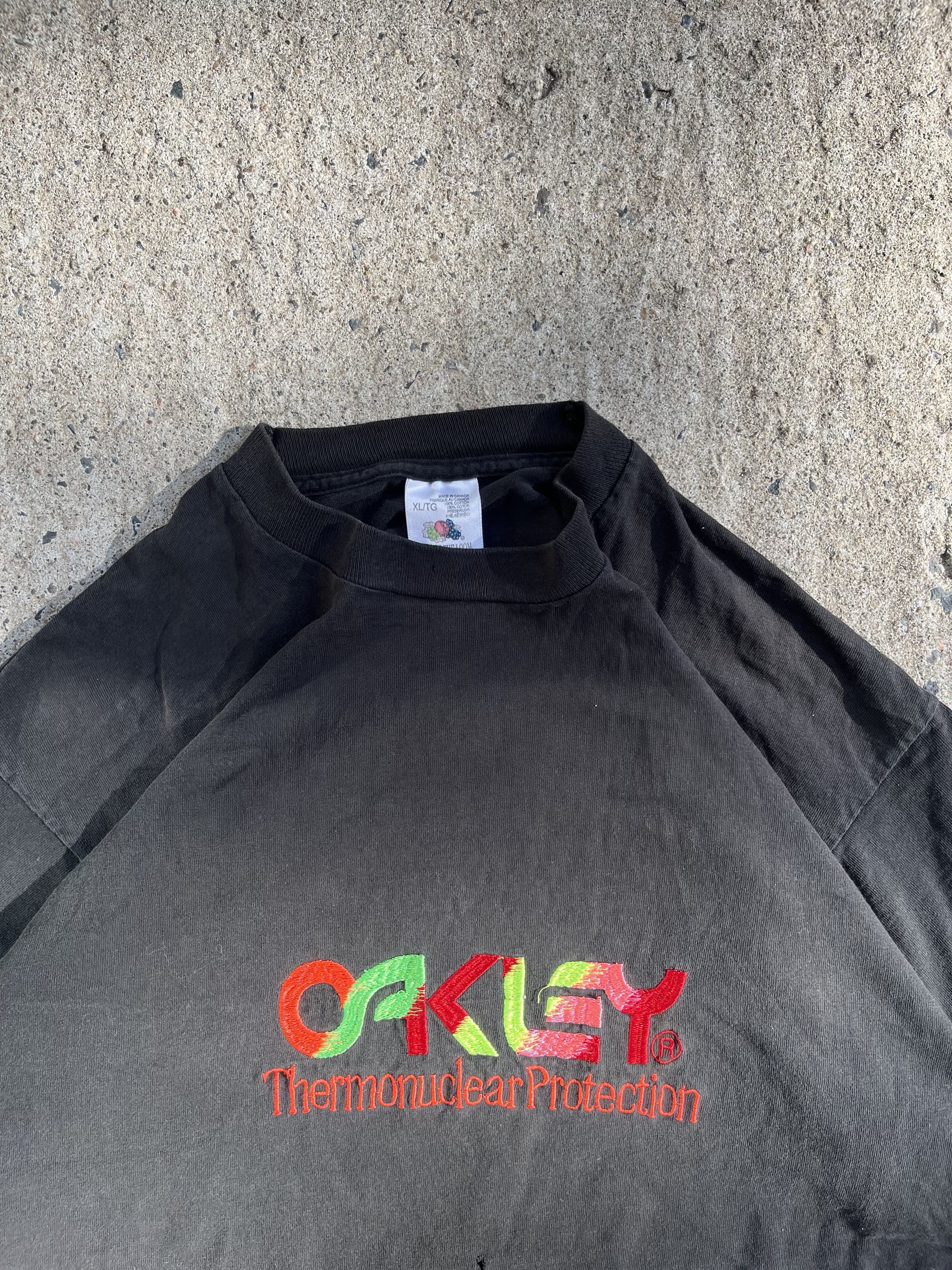 Vintage 90s Single Stitch Oakley Rainbow T-Shirt (XL)
