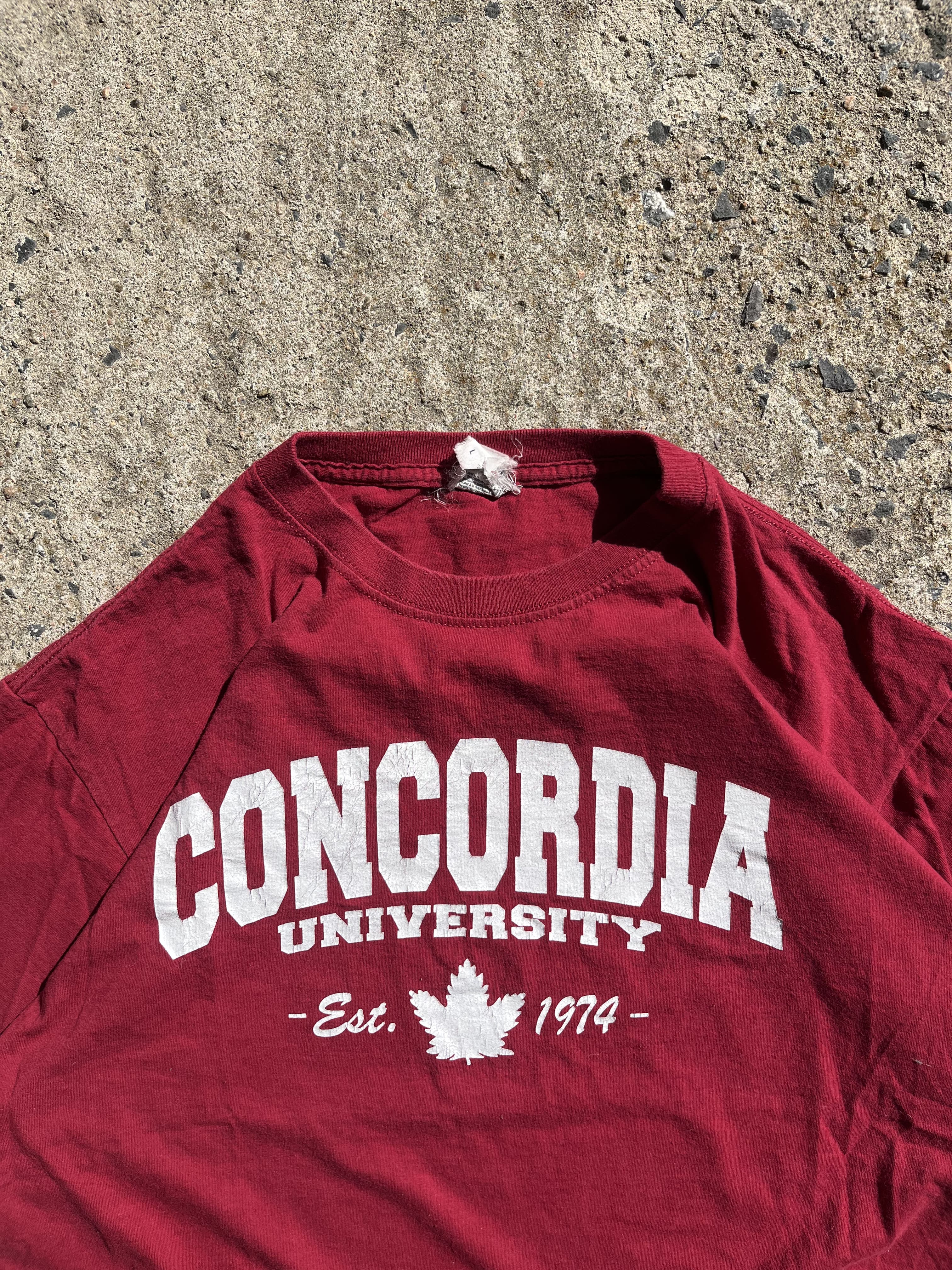 Vintage Y2K Concordia University T-Shirt (L)