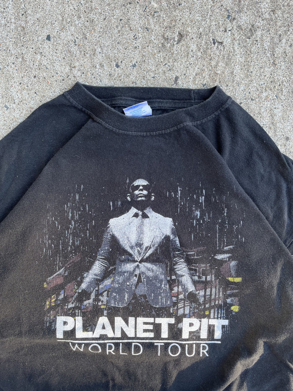 Vintage 2012 Planet Pit Tour Pitbull T-Shirt (L)