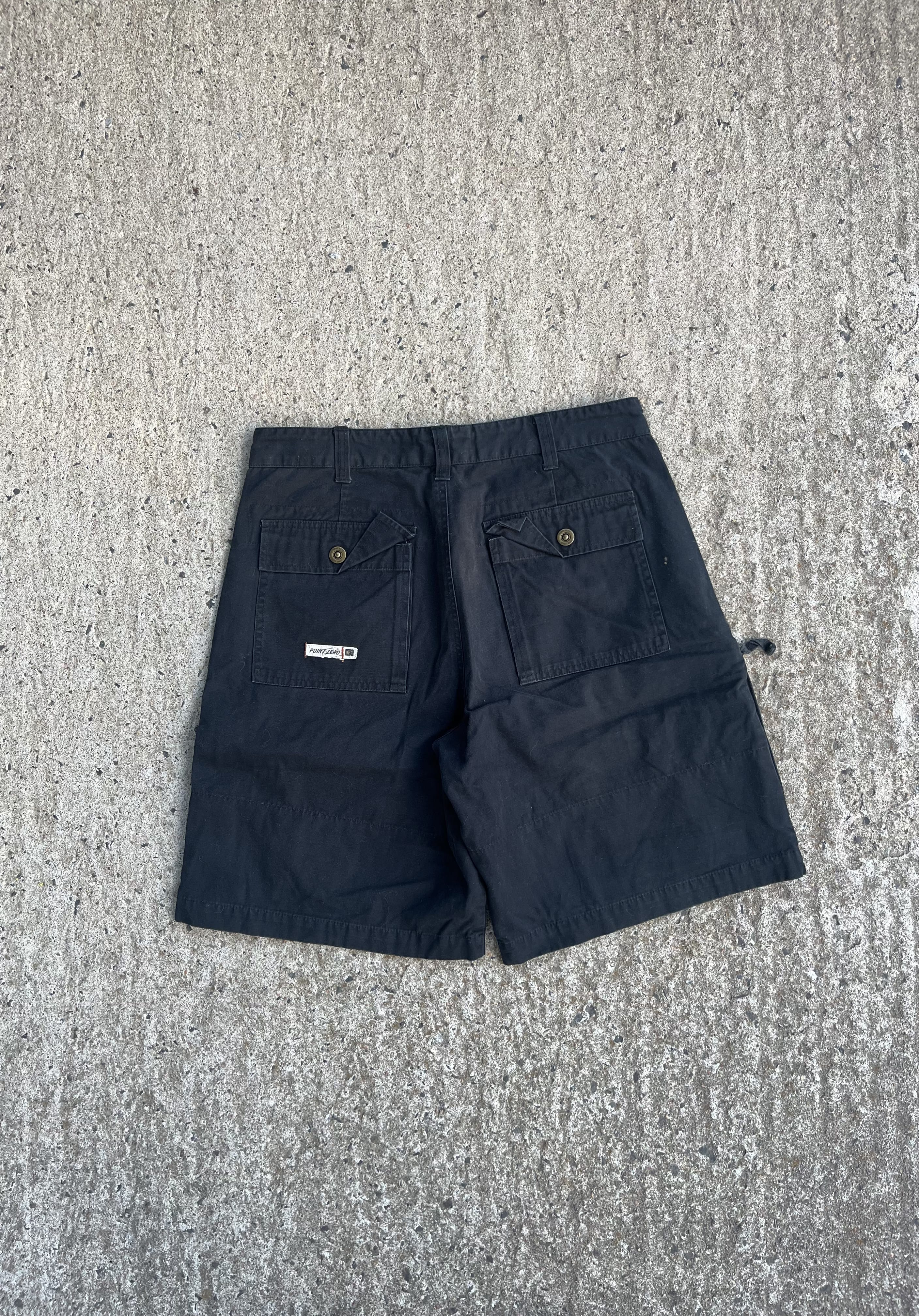Vintage Y2K Baggy Black Point Zero Cargo Shorts (W34)