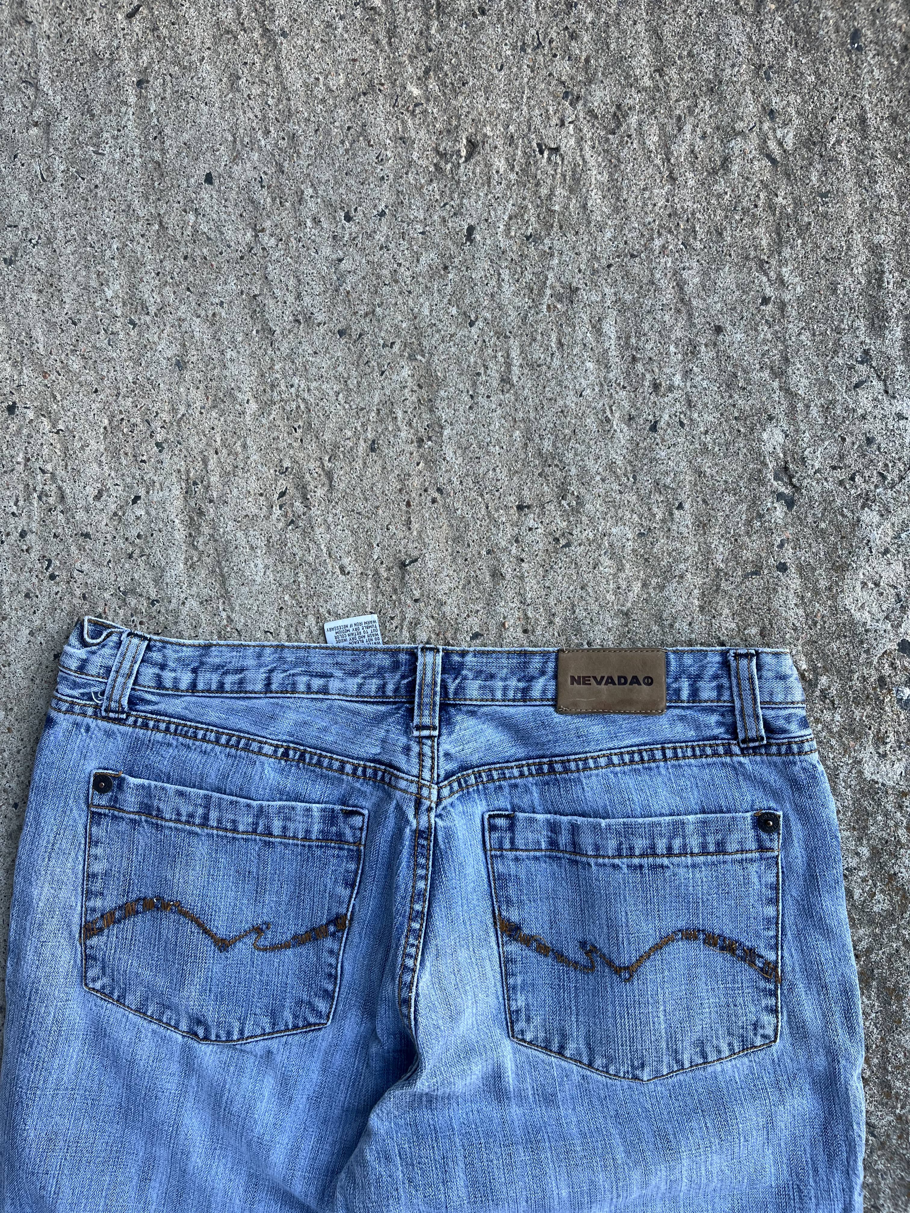 Vintage Y2K Nevada Washed Baggy Jeans (W36)