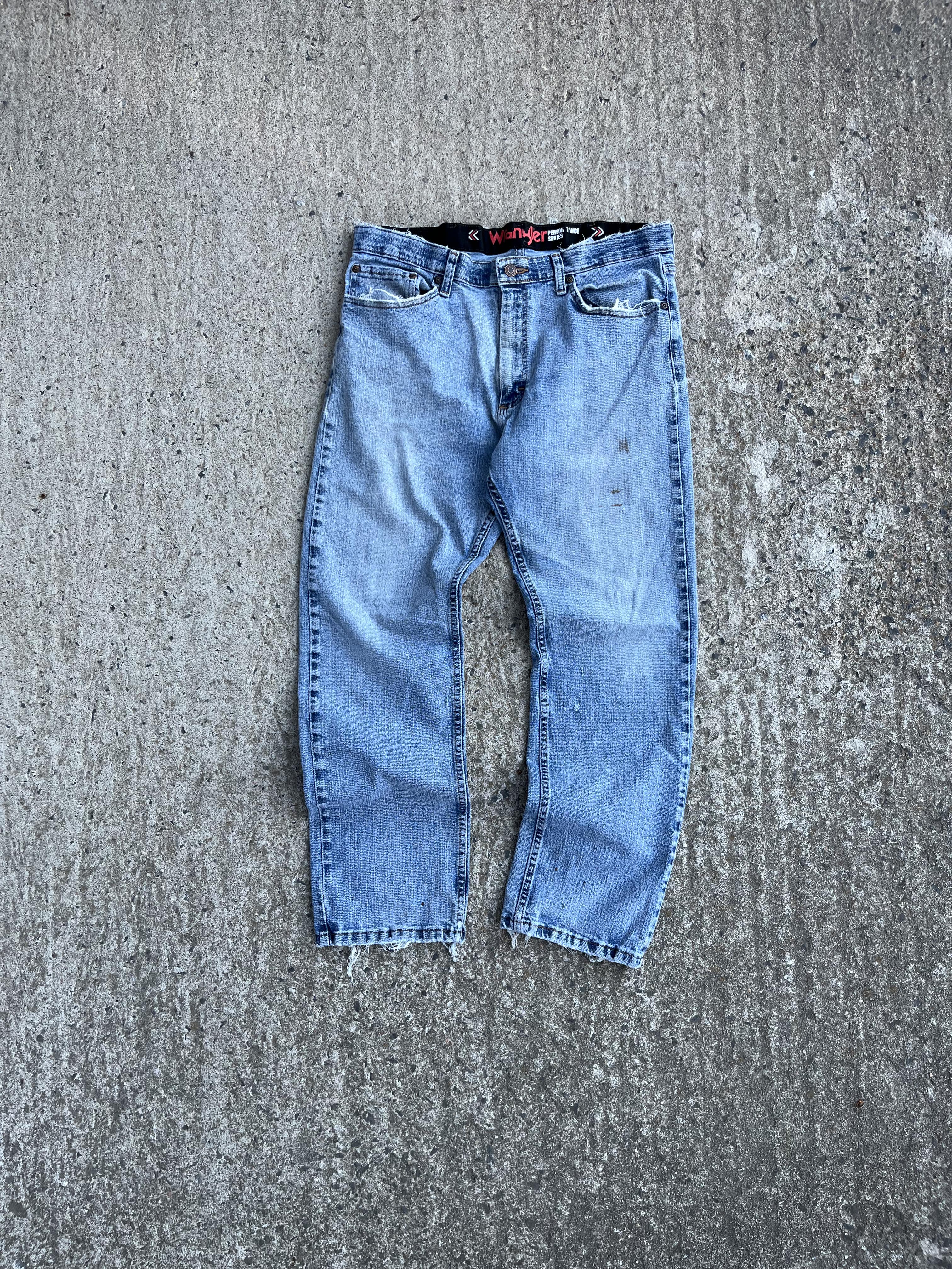 Vintage Y2K Washed Baggy Wrangler Jeans (W34)