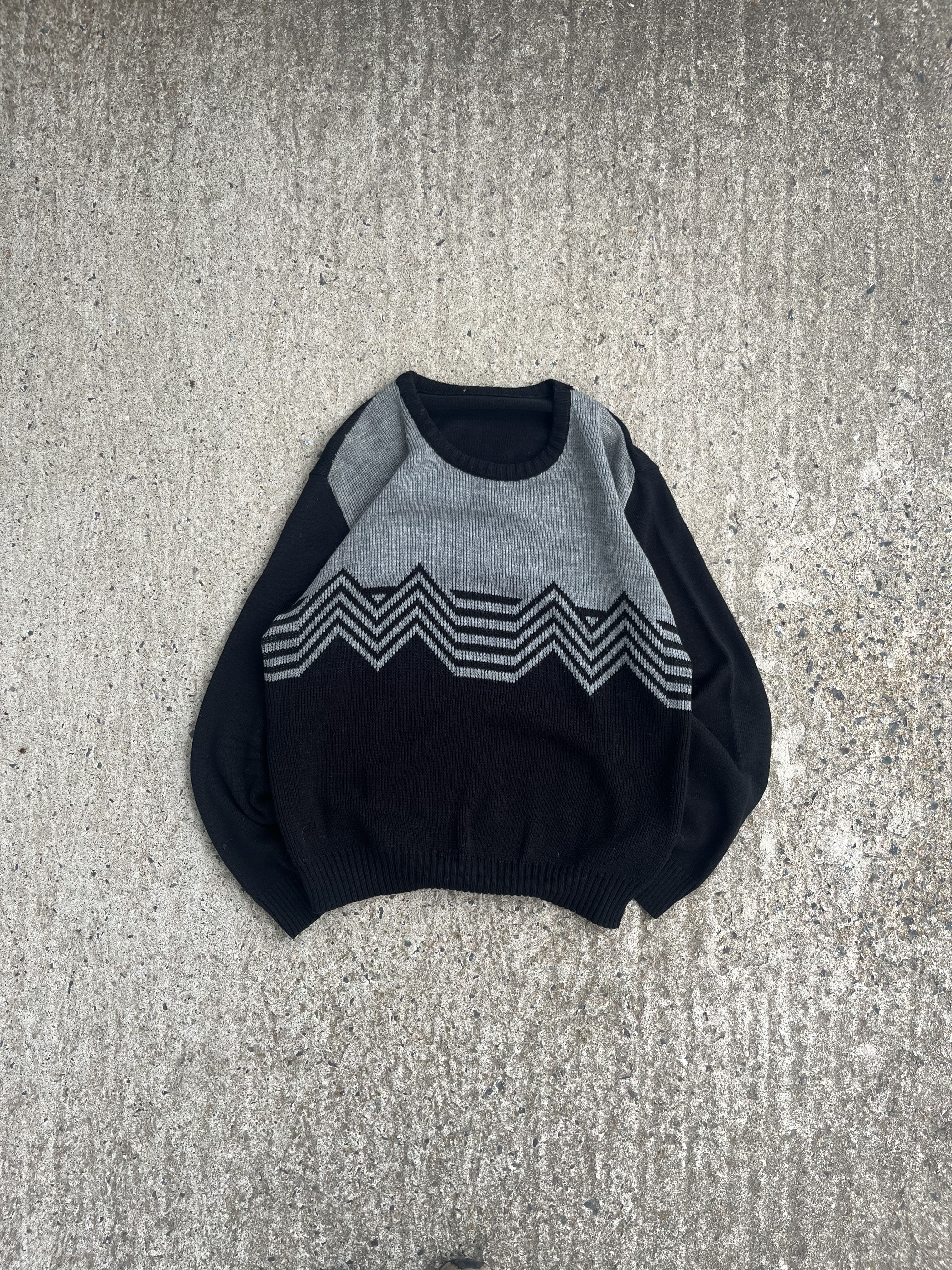 Vintage Y2K Striped Black & Grey Knit (M)