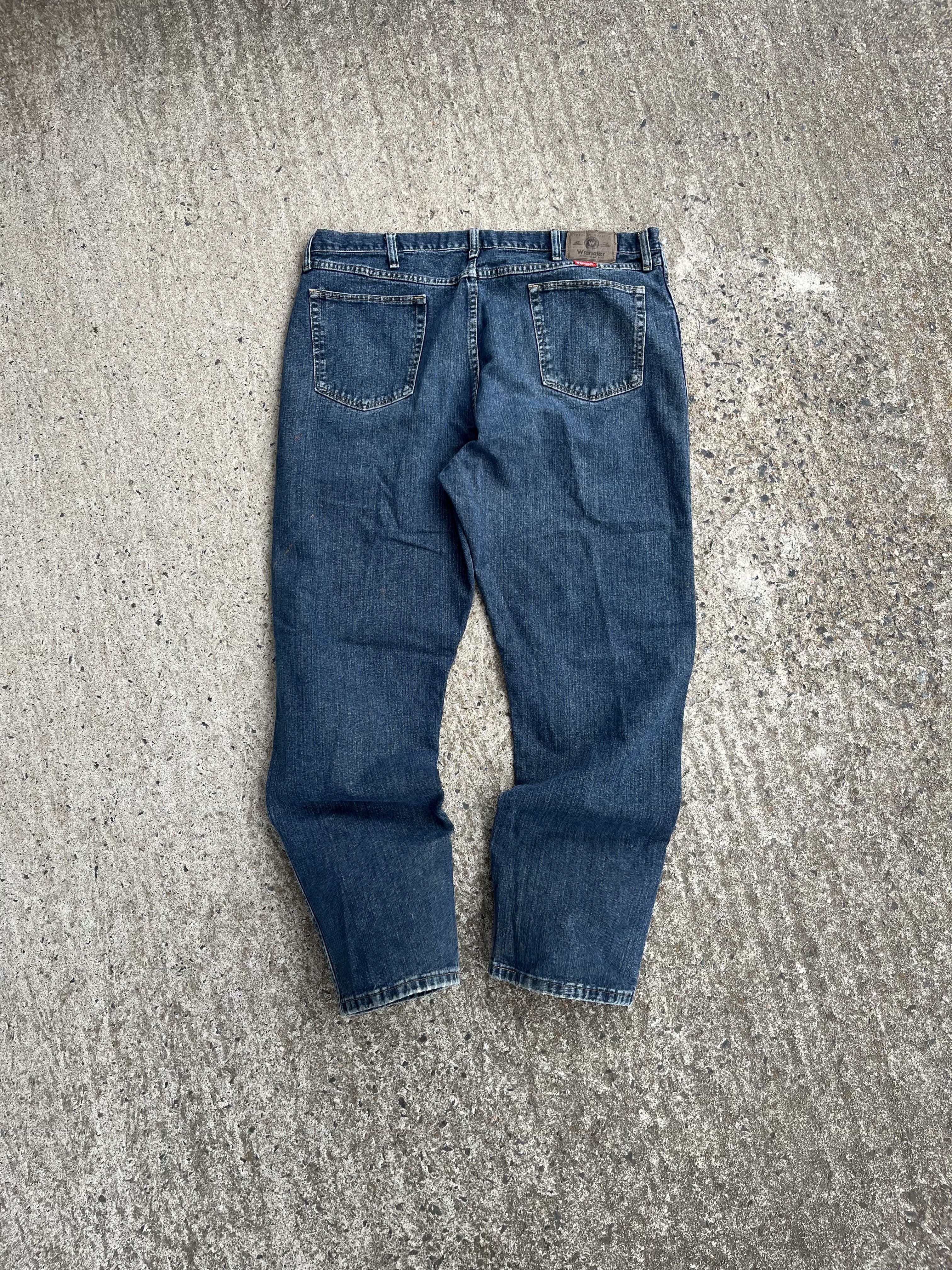 Vintage 90s Beige Baggy Levi's White Tabs (W36)