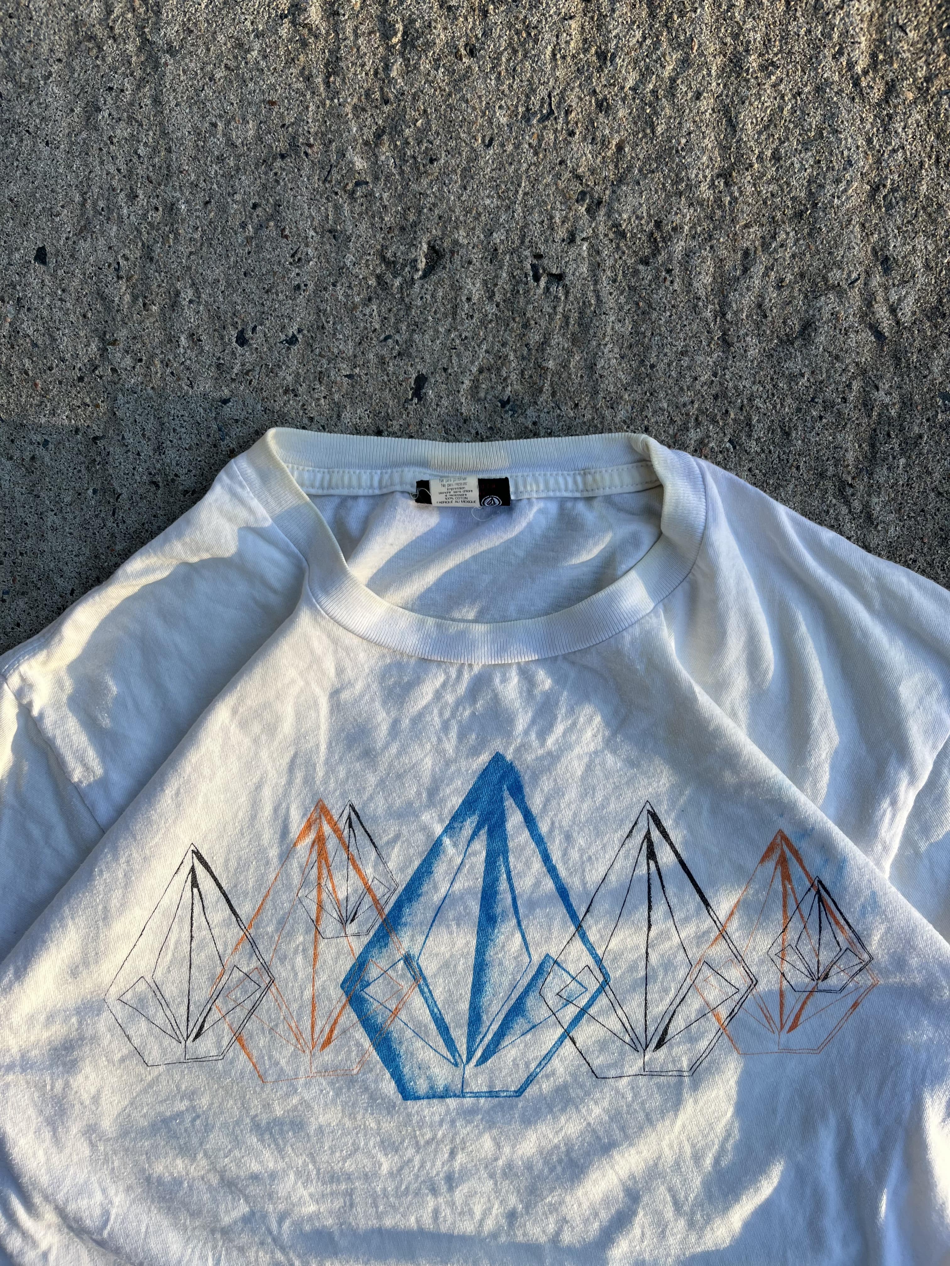 Vintage Y2K Grunge Volcom T-Shirt (M)