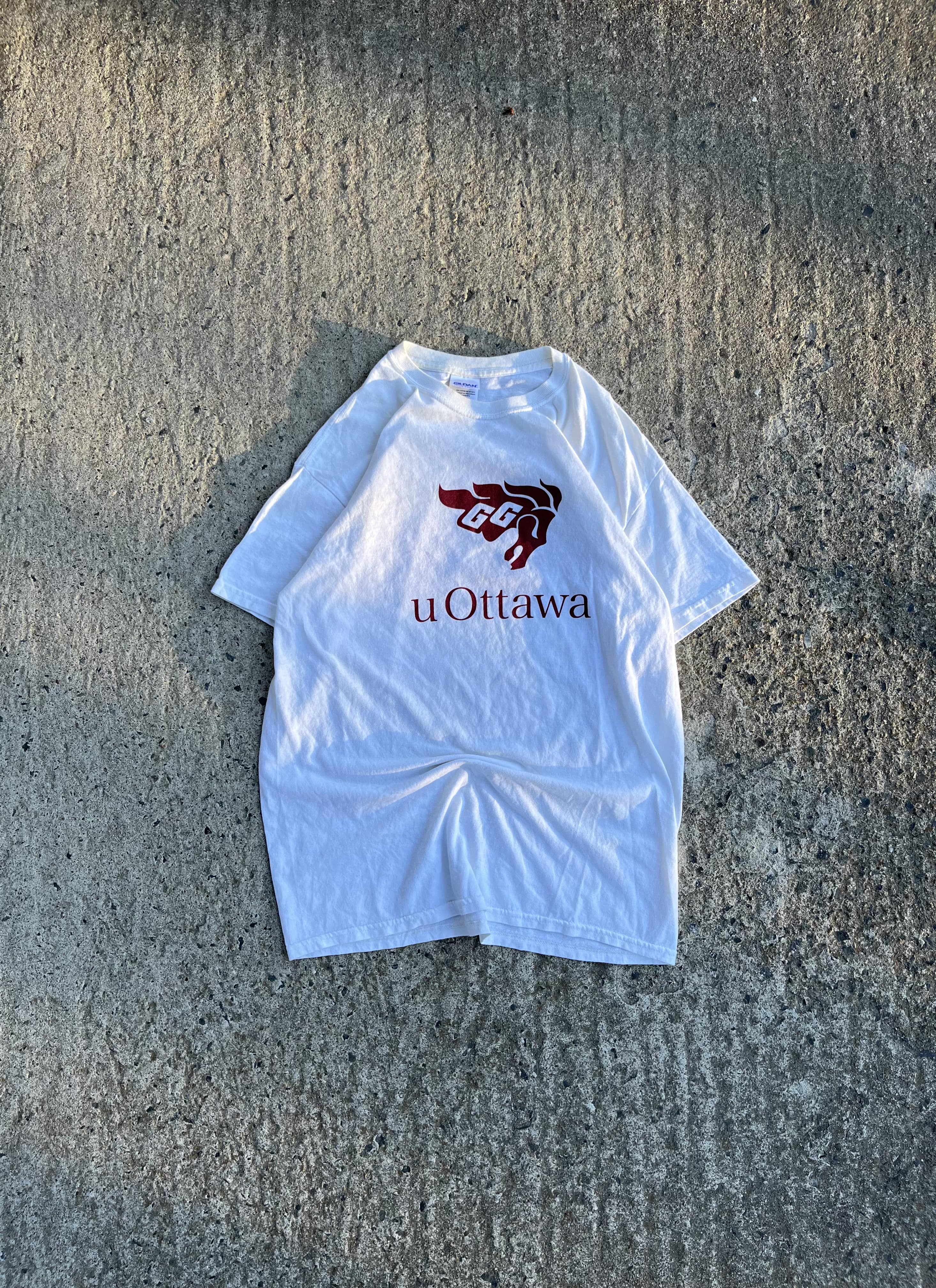 Vintage Y2K White Ottawa University Tee Shirt (M)