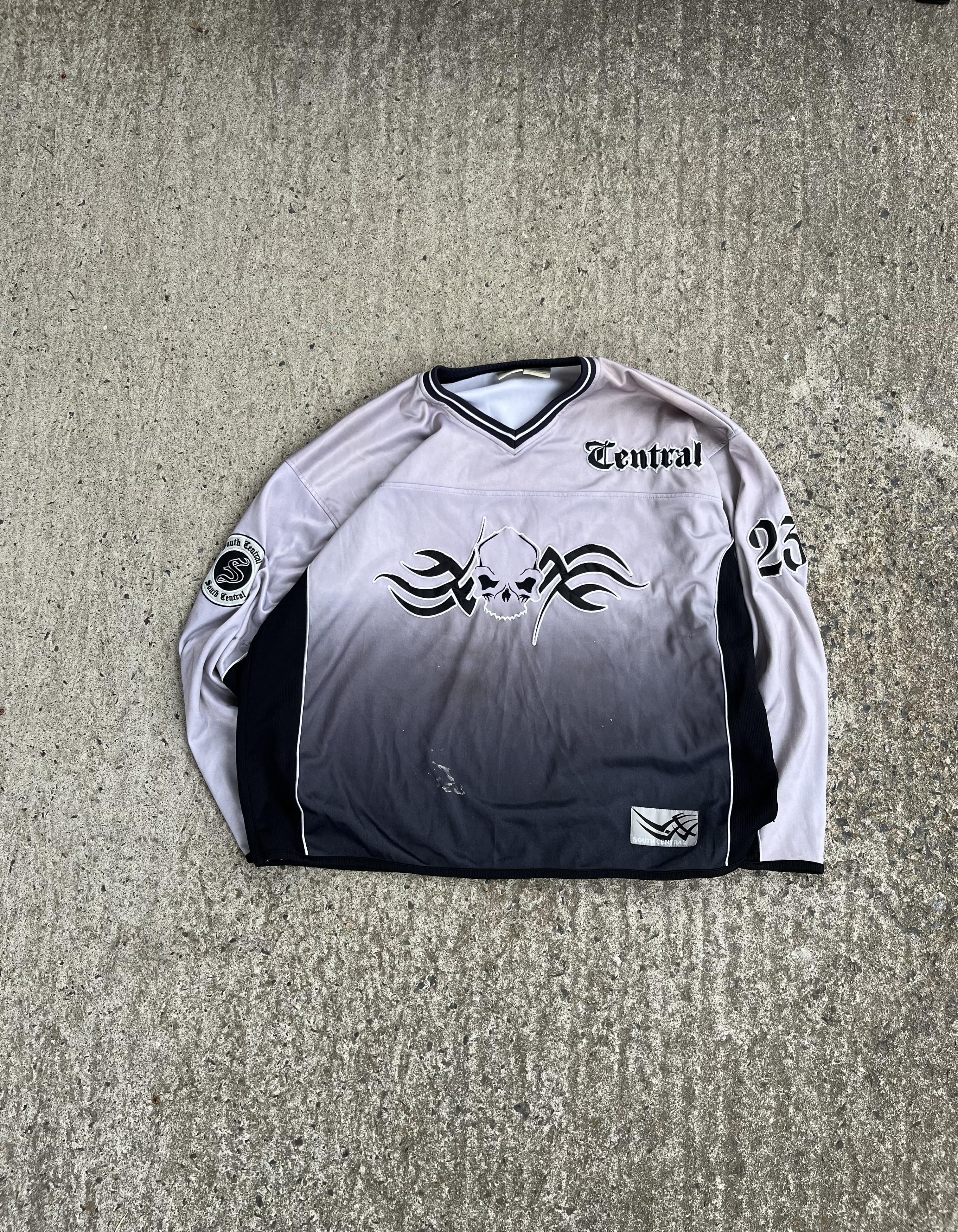 Vintage 90s Skull Graphic Faded Grunge Longsleeve (XL)