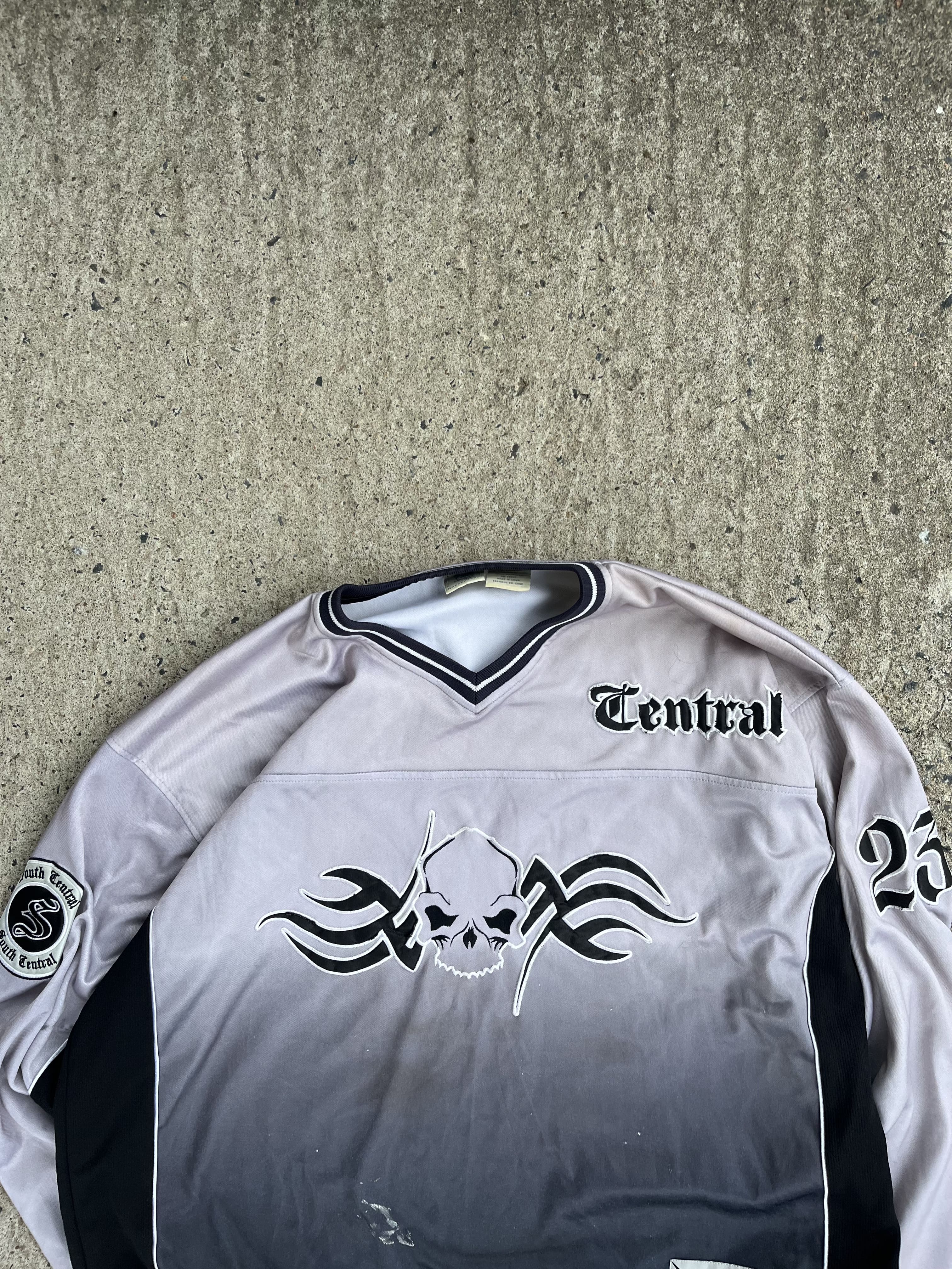 Vintage 90s Skull Graphic Faded Grunge Longsleeve (XL)
