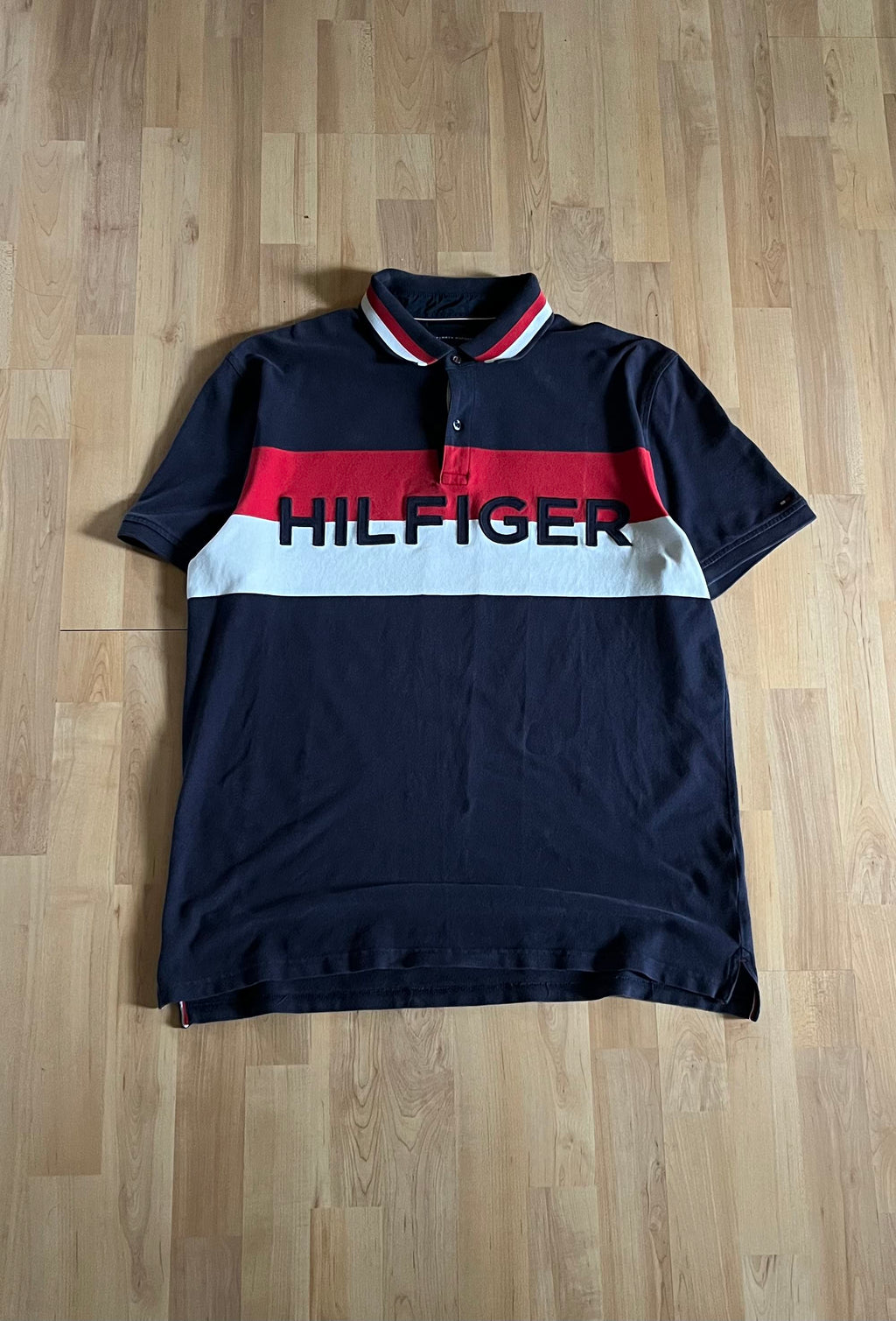 00s Red, White & Navy Tommy Hilfiger Spellout Polo Shirt (L)