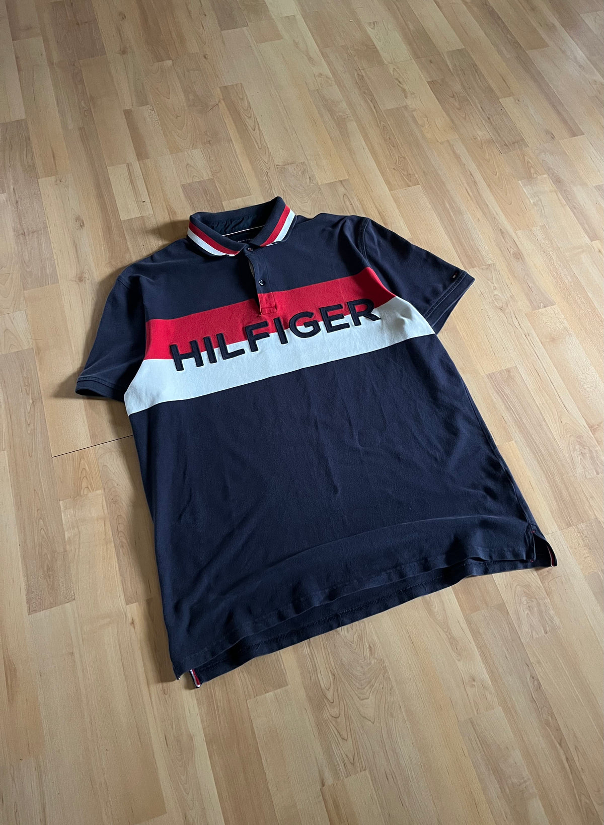 00s Red, White & Navy Tommy Hilfiger Spellout Polo Shirt (L)