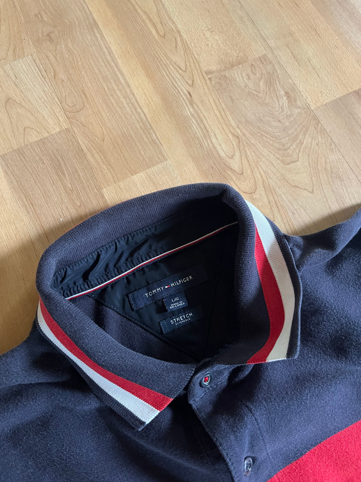 00s Red, White & Navy Tommy Hilfiger Spellout Polo Shirt (L)