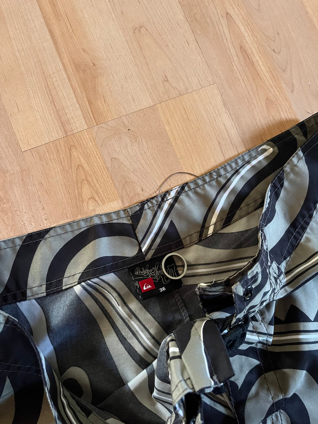 Y2K Surfwear Hawaiian All Over Print Quiksilver Shorts (W36)
