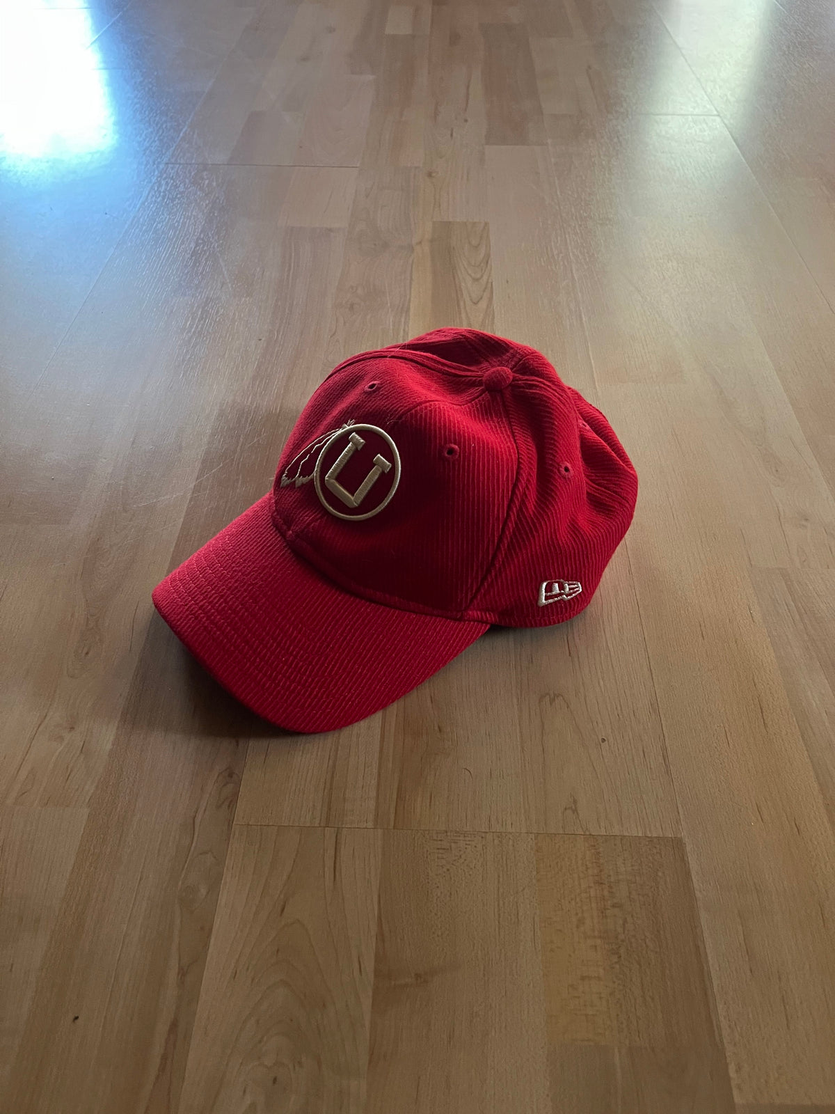 00s Retro Red & White Utah University Snapback Hat  (OS)
