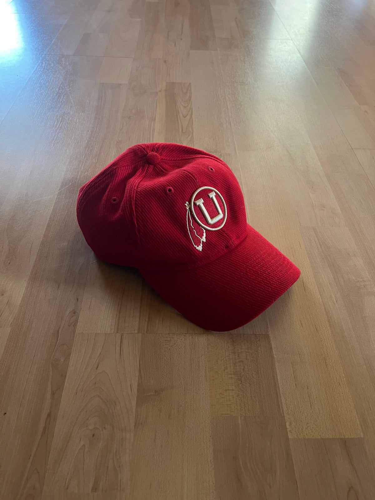 00s Retro Red & White Utah University Snapback Hat  (OS)