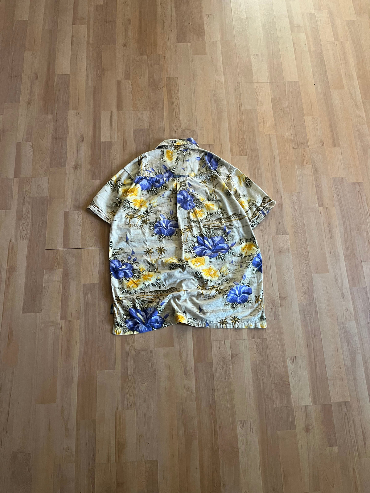 00s Floral Pattern All Over Print TXT Surf & City Hawaiian Button-Up Shirt (L)