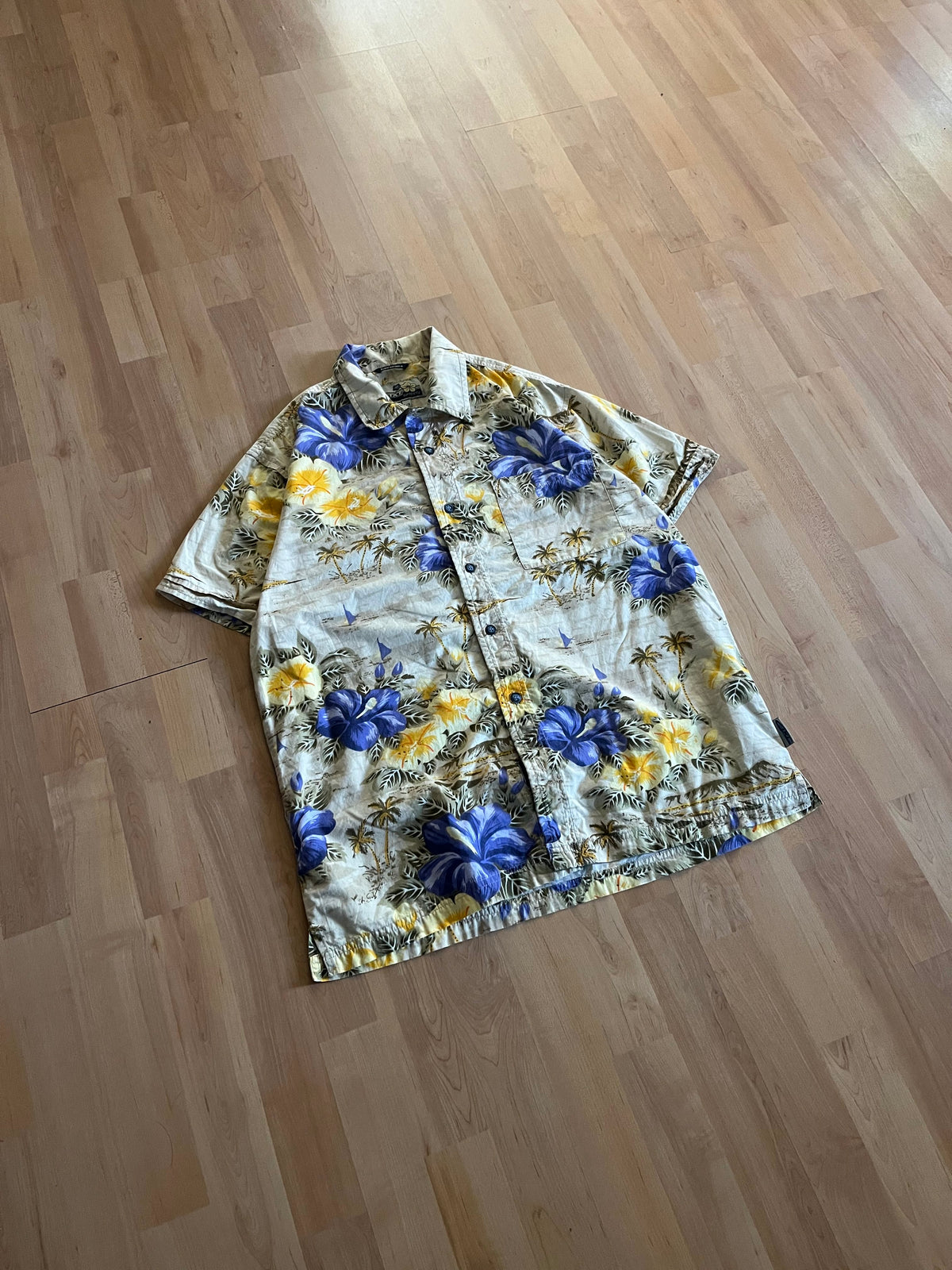 00s Floral Pattern All Over Print TXT Surf & City Hawaiian Button-Up Shirt (L)