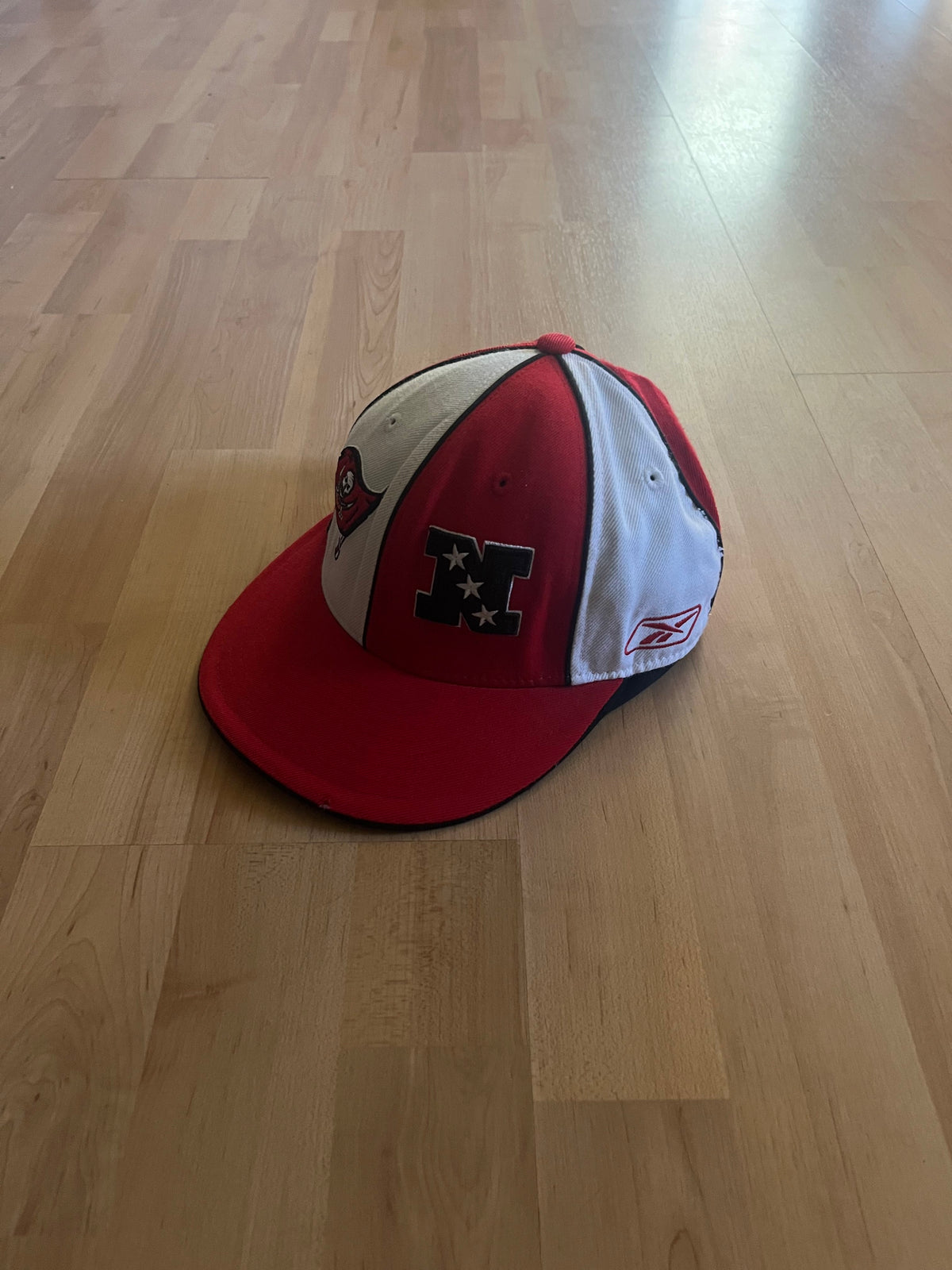 00s Diamond Pattern Tampa Bay Bucaneers Embroidered NFL Hat (7 1/2)