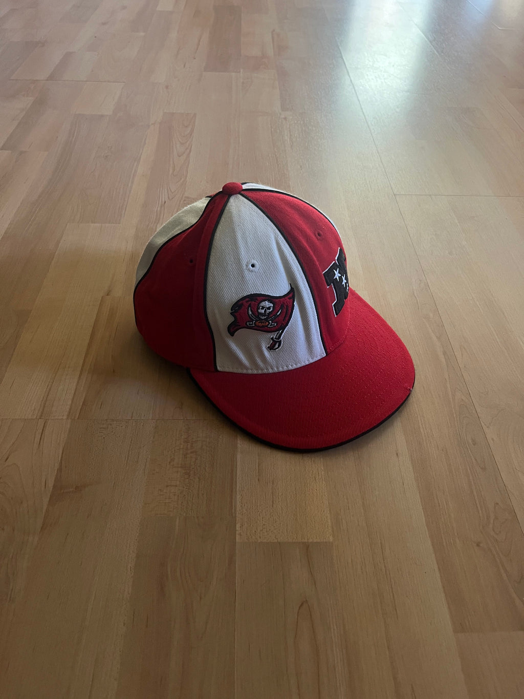 00s Diamond Pattern Tampa Bay Bucaneers Embroidered NFL Hat (7 1/2)