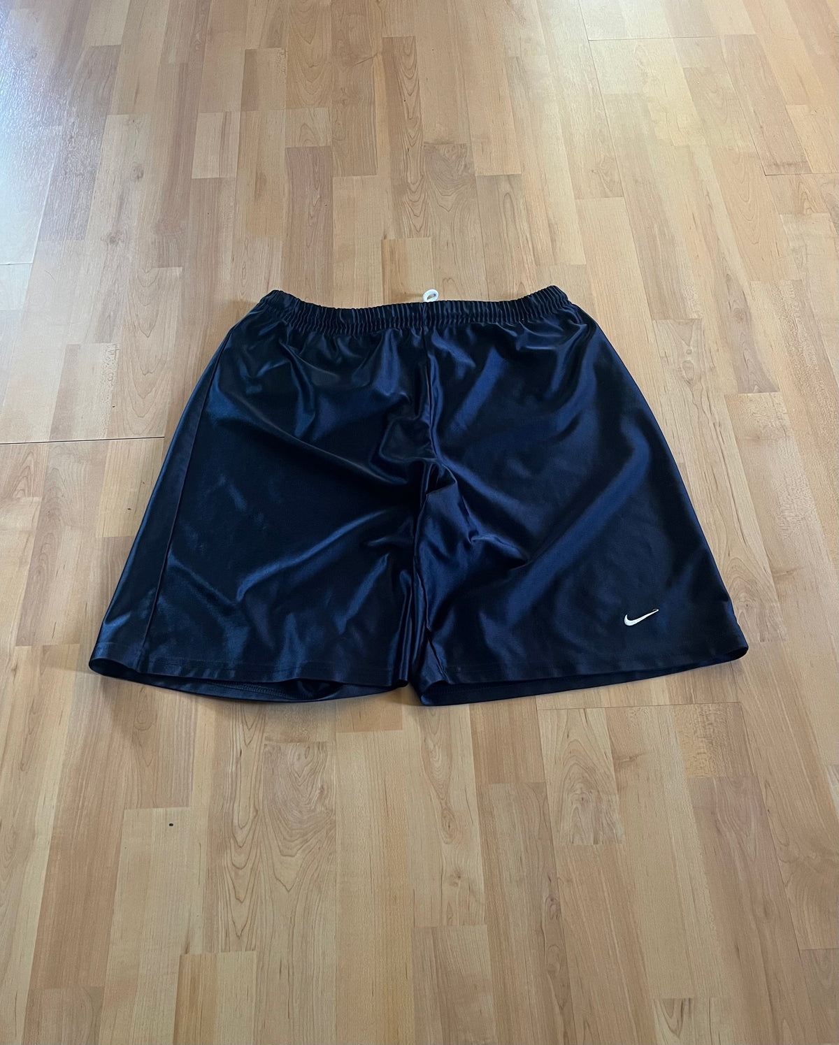 00s Navy Nike Athletic Baggy Satin Shorts (L)