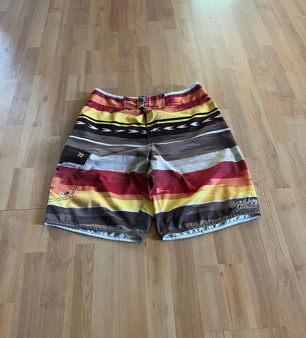 Y2K Billabong Serape Striped Surf Board Shorts (W34)