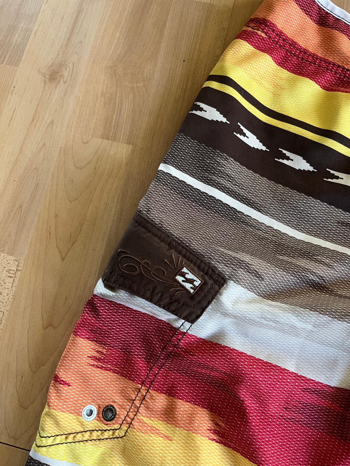 Y2K Billabong Serape Striped Surf Board Shorts (W34)