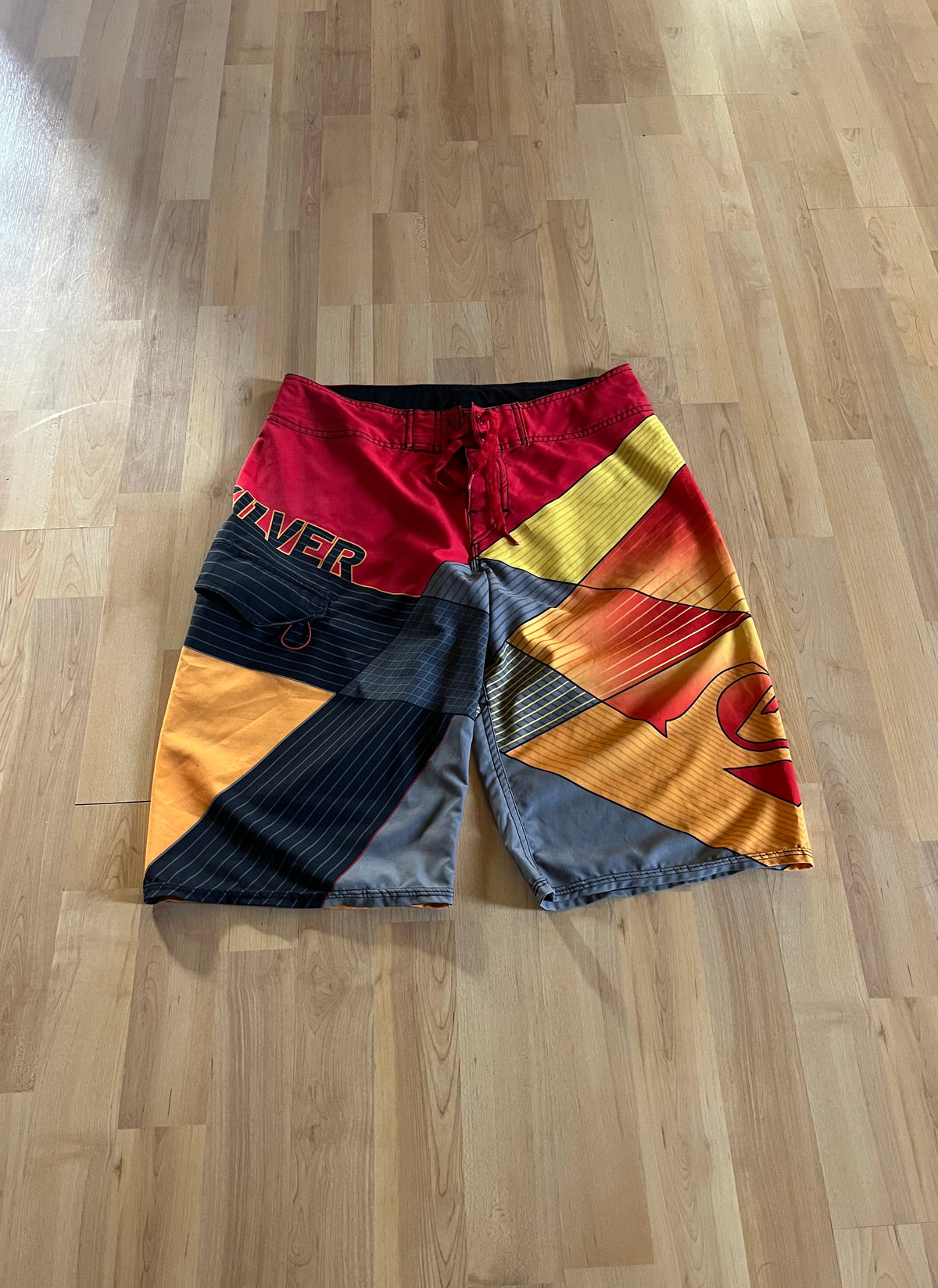 Y2K Quiksilver Abstract Colorblock Board Shorts (W30)