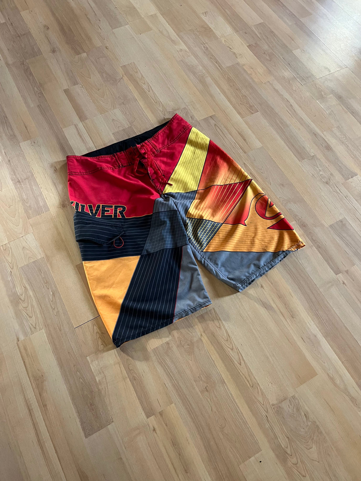 Y2K Quiksilver Abstract Colorblock Board Shorts (W30)