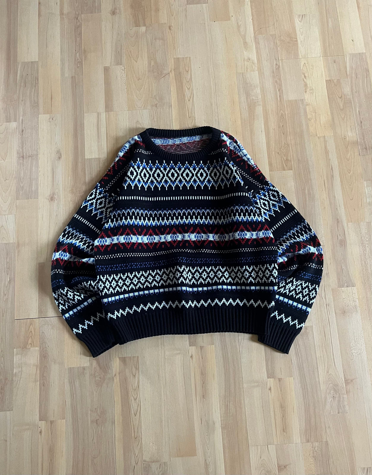 90s Black Aztec Patterm Boxy Knit Sweater (M)