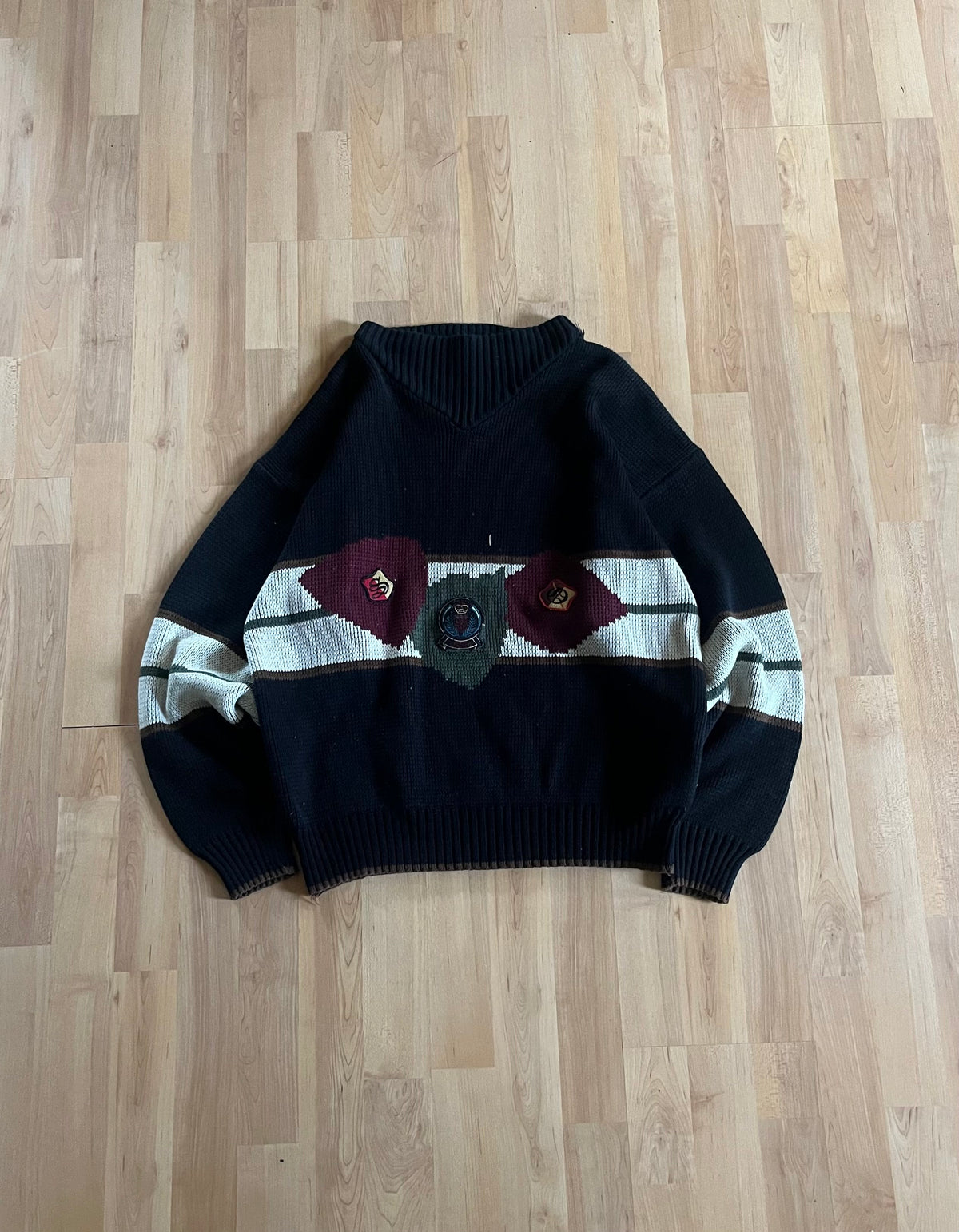 90s Black Intermission Heraldic Crest Knit Sweater (M)