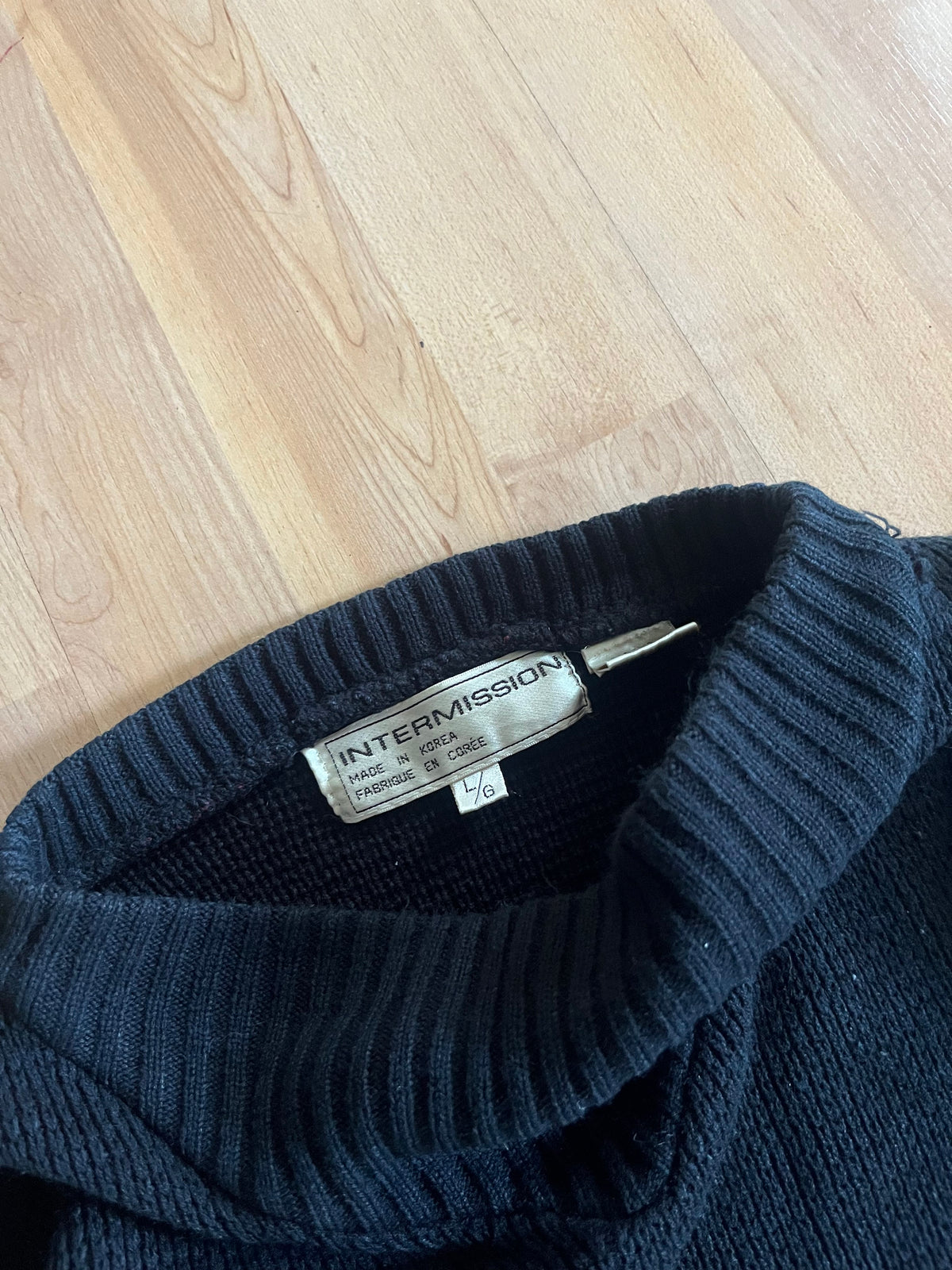90s Black Intermission Heraldic Crest Knit Sweater (M)