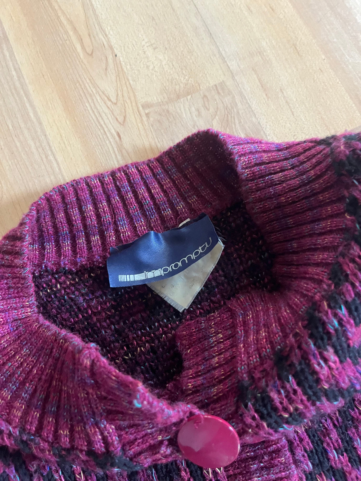 90s Impromptu Berry & Black Aztec Pattern Boxy Henley Knit Sweater (L)