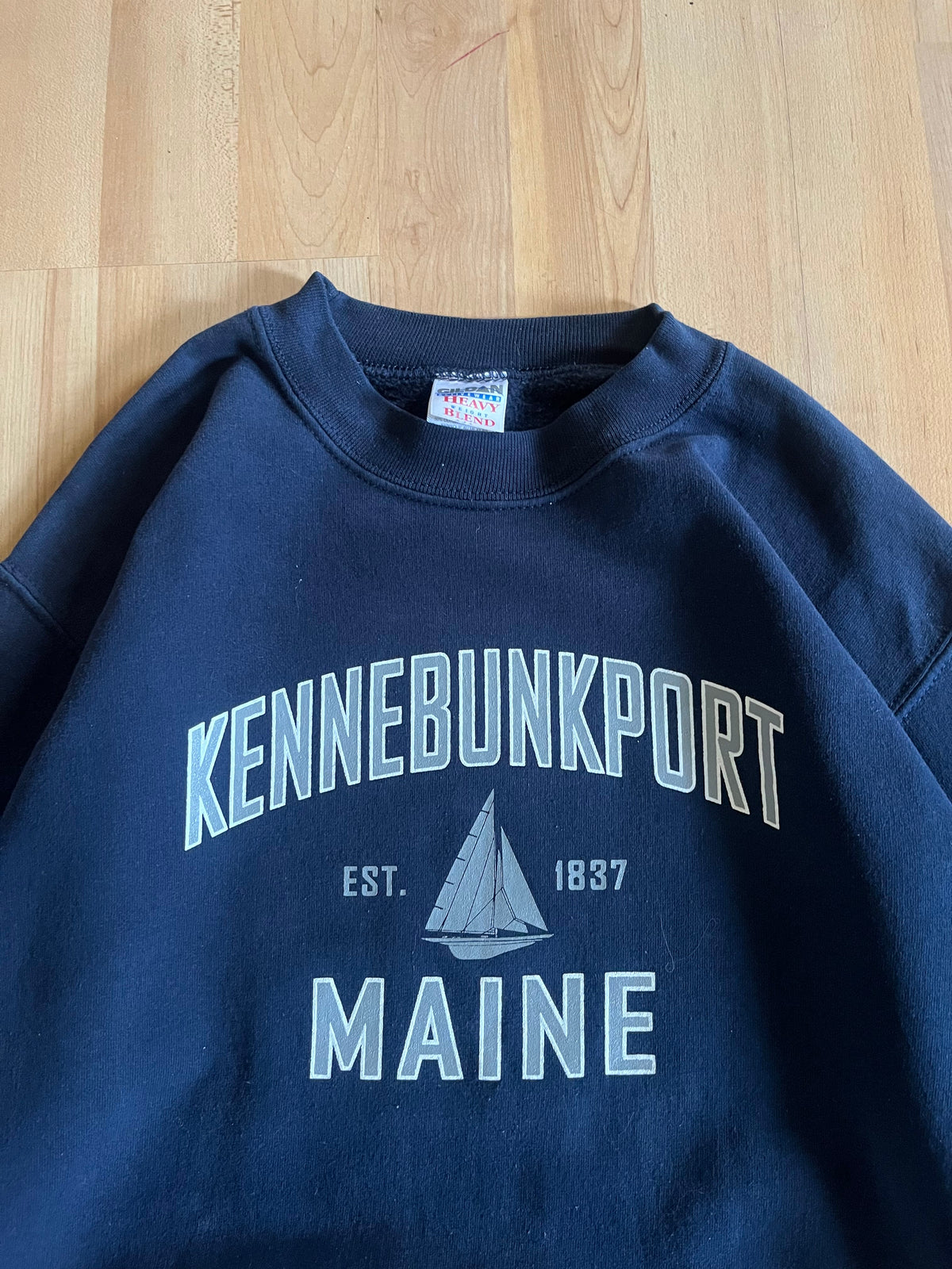 00s Navy Blue Maine Kennebunkport Sailboat Graphic Crewneck (S)