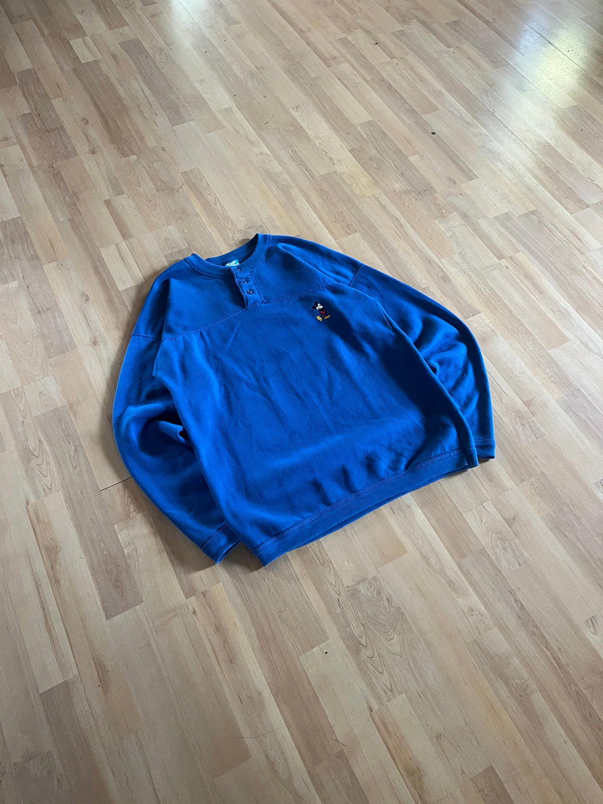 90s Blue Disney Mickey Mouse Small Logo Embroidered Henley Crewneck (L)