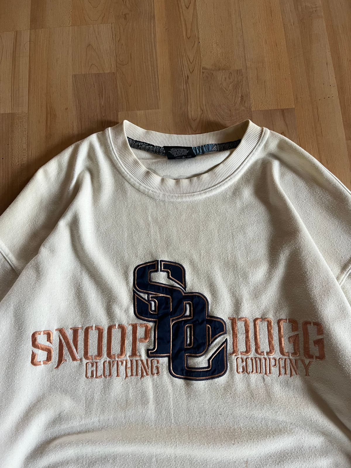 Y2K Cream Snoop Dogg Clothing Company Monogram Embroidered Crewneck (XL)