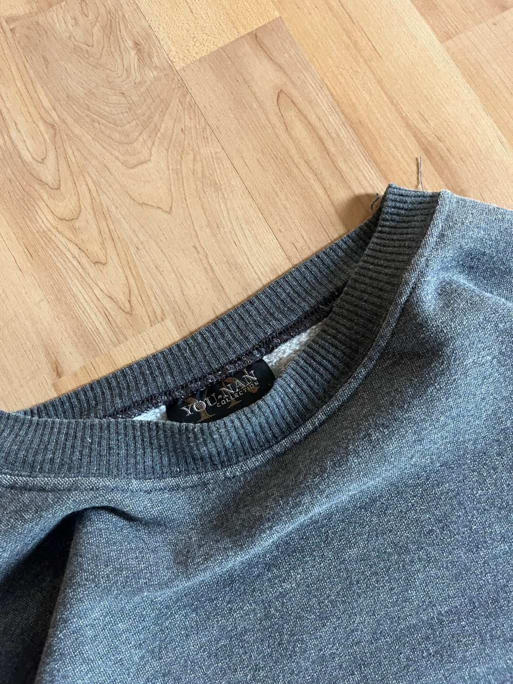 90s Grey Minimalist JD Collection Small Crewneck (M)