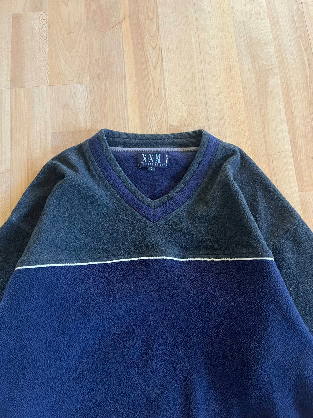 90s  Le Trent Et Un Navy & Grey Colorblock V-Neck Fleece (L)