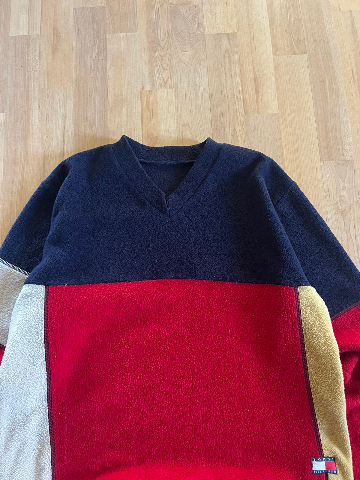 00s Tommy Hilfiger Colorblock V-Neck Fleece Sweater (M)
