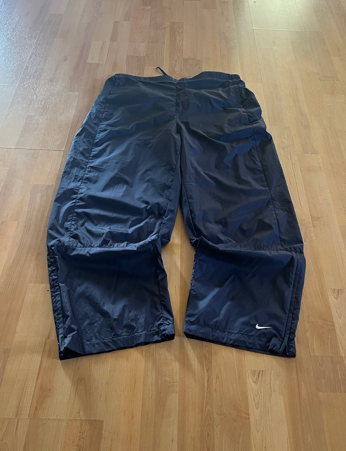 00s Navy Baggy Nike Athletic Satin Track Pants (W30)