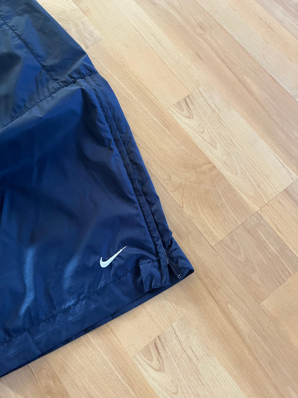 00s Navy Baggy Nike Athletic Satin Track Pants (W30)