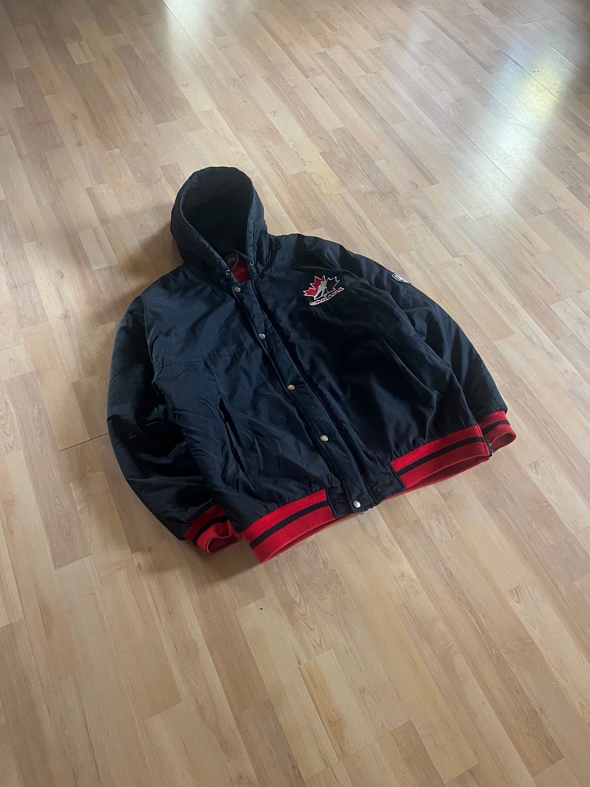 00s Black Team Canada Hockey Embroidered Spellout Winter Bomber Jacket (L)