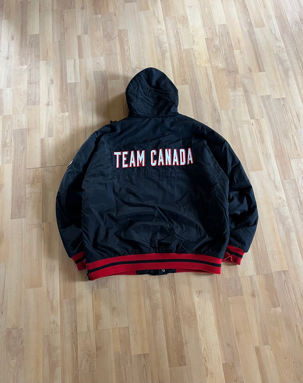 00s Black Team Canada Hockey Embroidered Spellout Winter Bomber Jacket (L)
