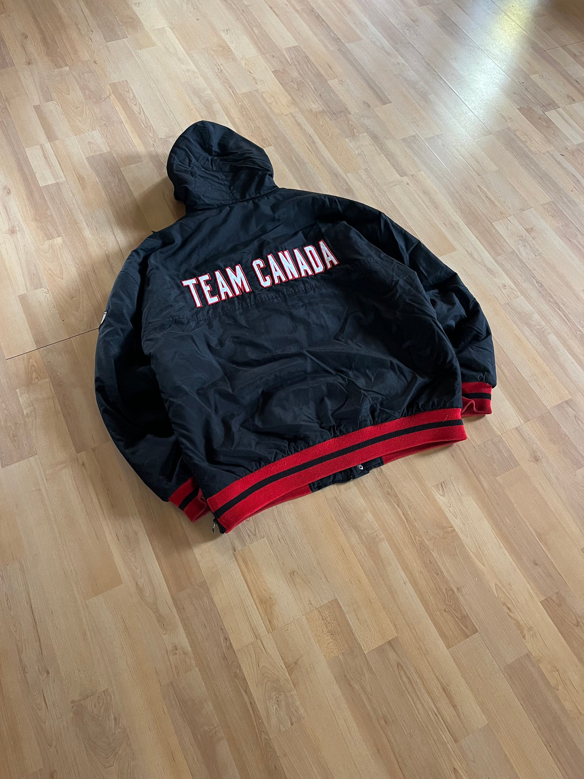 00s Black Team Canada Hockey Embroidered Spellout Winter Bomber Jacket (L)