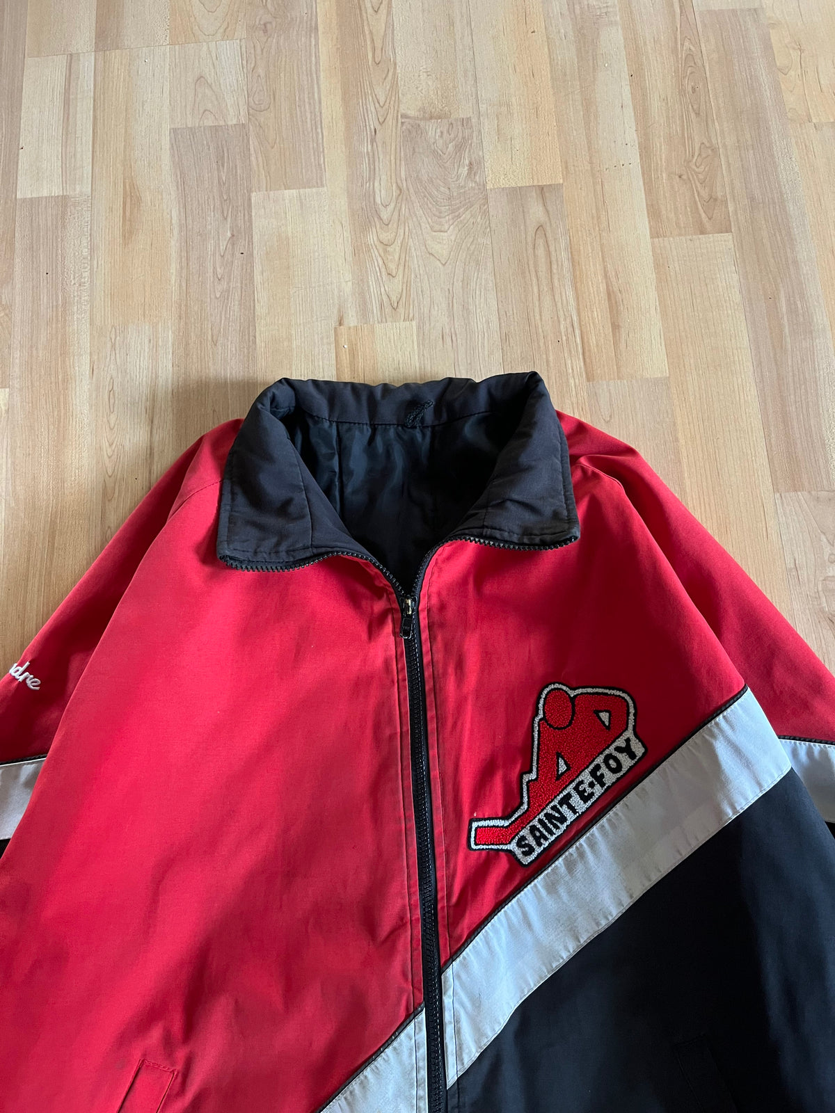 90s Black, Red & White Diagonal Block Sainte-Foy Hockey Bomber Jacket (L)