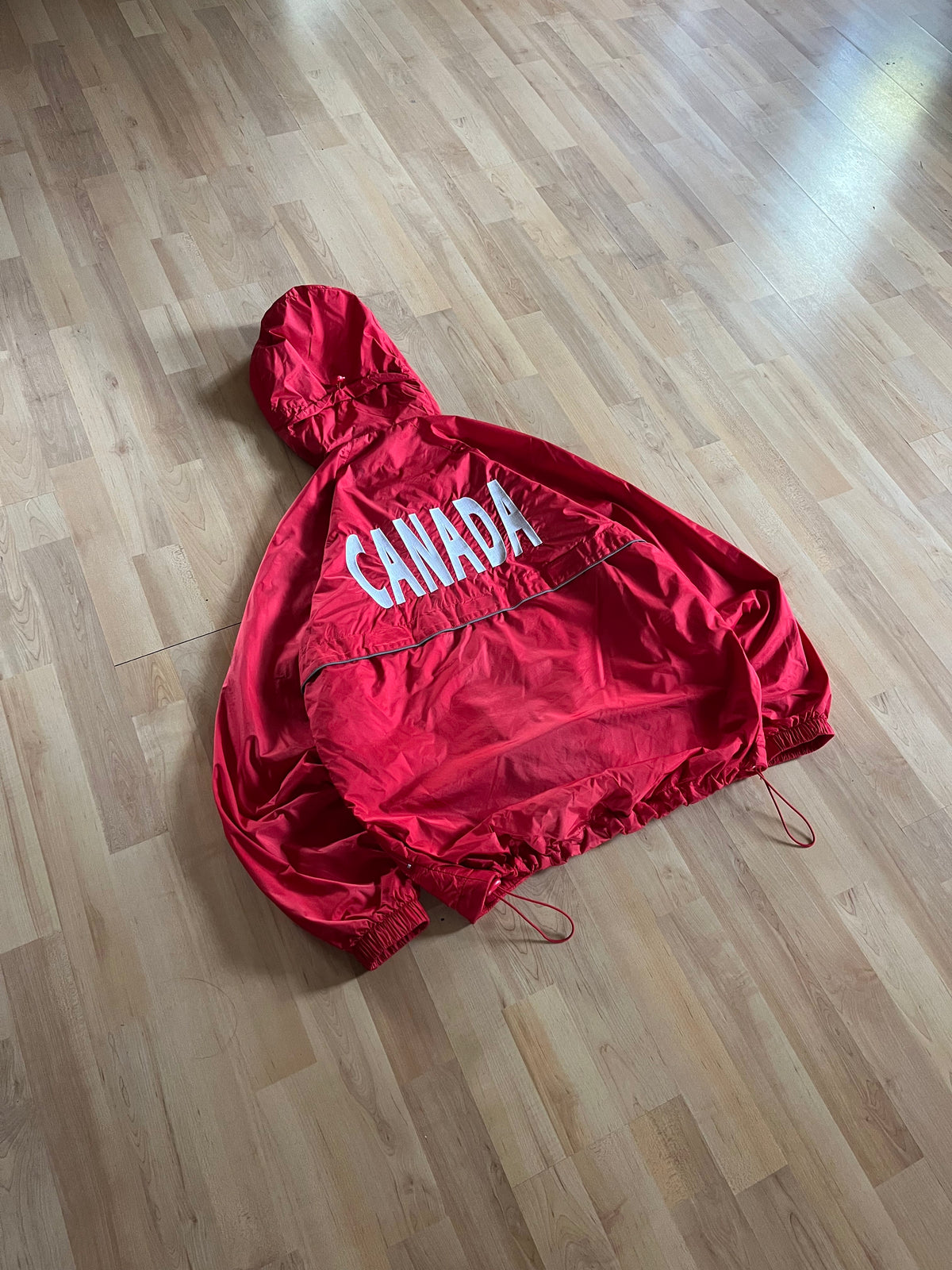 00s Red Speedo Team Canada Swimming Mesh-Lined Hood Windbreaker Jacket (M)